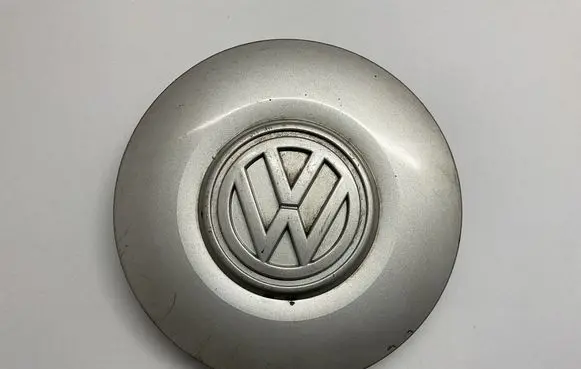 Volkswagen Golf III Original wheel cap 1H0601151B 1H0601149B PA66M16