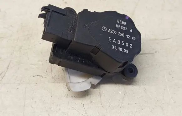 Mercedes-Benz CLK A209 C209 Air flap motor/actuator B6627 EAB502 A2308201242