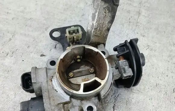Renault Clio II Throttle body valve 