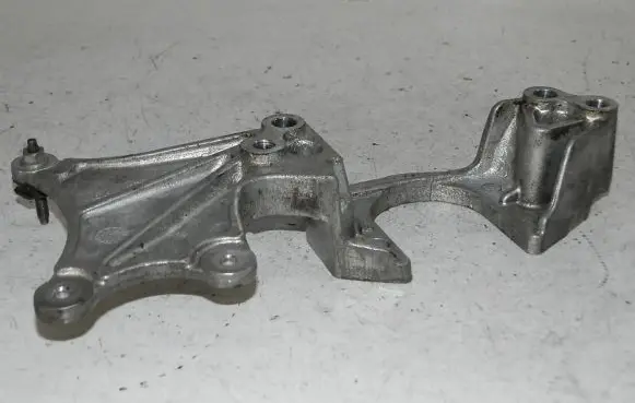 Citroen C5 Engine mounting bracket 9641335780