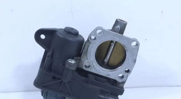 Peugeot 208 I Throttle body valve 9673622380