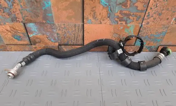 BMW XM Turbo turbocharger oiling pipe/hose 8854985 17228854985