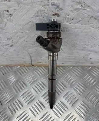 Volkswagen Passat Alltrack Fuel injector 0445110471 04L130277AE