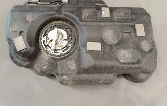 Chrysler Pacifica Fuel tank 52030439A 968708079 80291