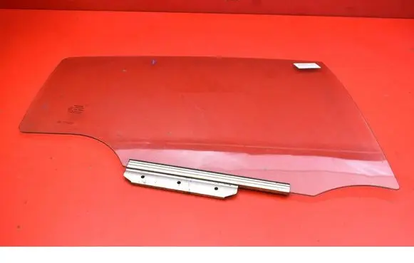 Toyota Yaris Rear door window glass 