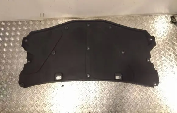 Engine bonnet/hood sound/heat insulation