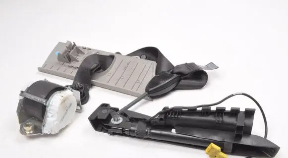 Opel Meriva B Front seatbelt 13305707