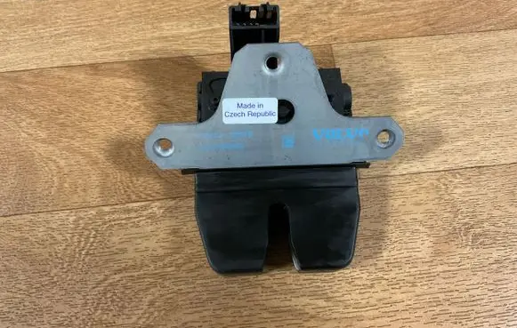 Volvo V50 Tailgate/trunk/boot lock/catch/latch 13133504