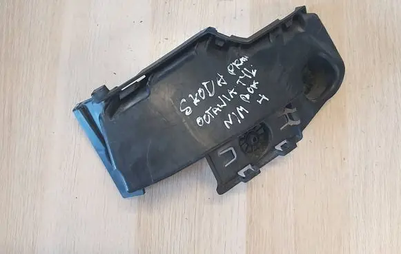 Skoda Octavia Mk4 Rear bumper mounting bracket 5E7807378