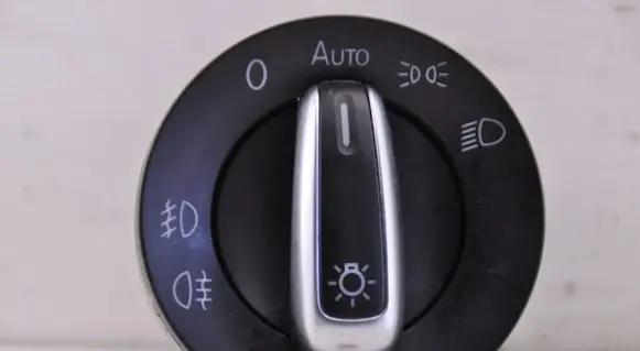 Volkswagen Golf VI Light switch