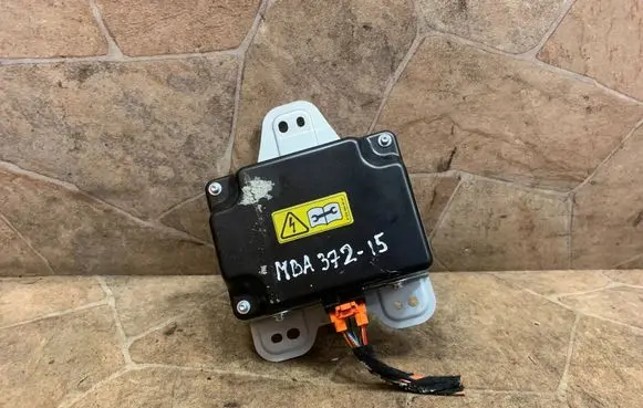 Mercedes-Benz GL X166 Voltage converter inverter A1669820020