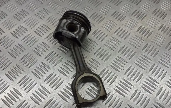 Peugeot 308 Piston with connecting rod