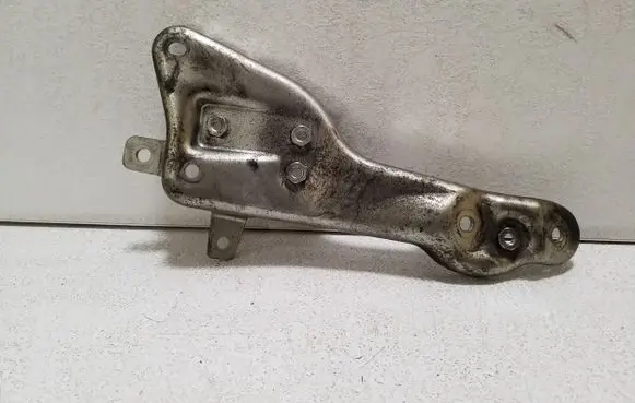 Mercedes-Benz CLS C218 X218 EGR valve cooler bracket A6510901041