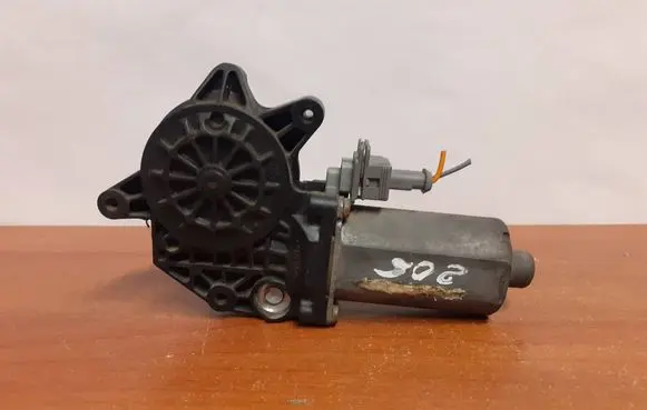 Peugeot 206 Front door window regulator motor 0130821763