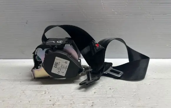 Volvo S90, V90 Rear seatbelt 39836042