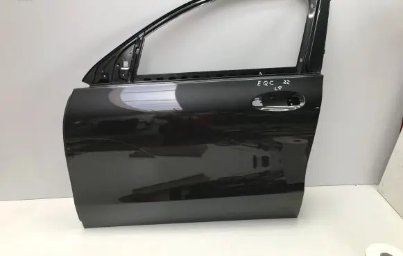 Mercedes-Benz EQC Front door