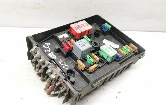 Skoda Octavia Mk2 (1Z) Fuse module 1K0937125A