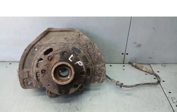 Opel Vectra B Front wheel hub spindle knuckle