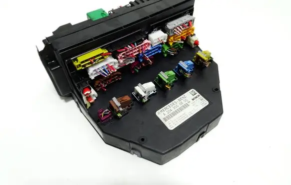 Mercedes-Benz C W204 SAM control unit A2049000600 A2044424200 A2049010500
