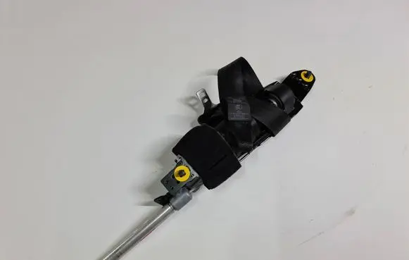 Volvo C30 Front seatbelt 6247653126 30642223