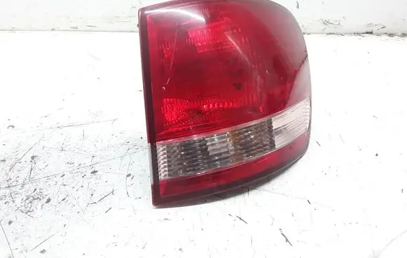 Toyota Avensis Verso Rear/tail lights