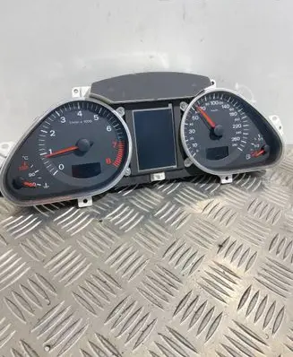 Audi A6 S6 C6 4F Speedometer (instrument cluster) 4F0920931T 4F0910930C