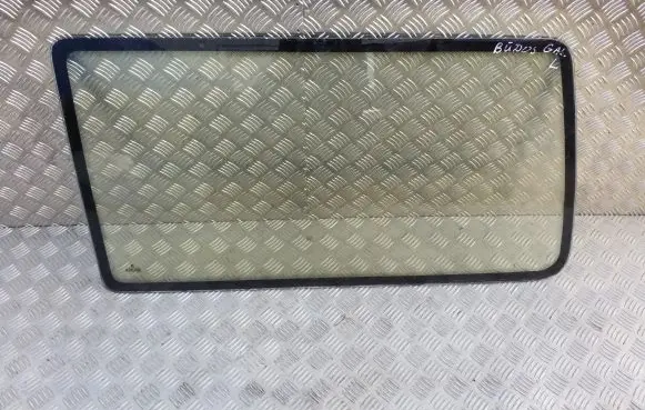 Volkswagen Transporter - Caravelle T4 Rear side window