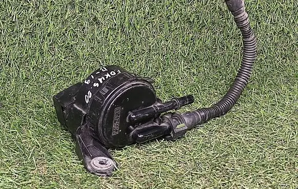 Ford Focus Turbo solenoid valve 98AB9C915AB
