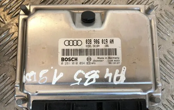 Audi A4 S4 B5 8D Engine control unit/module 038906019AN 0281010094 28SA4597