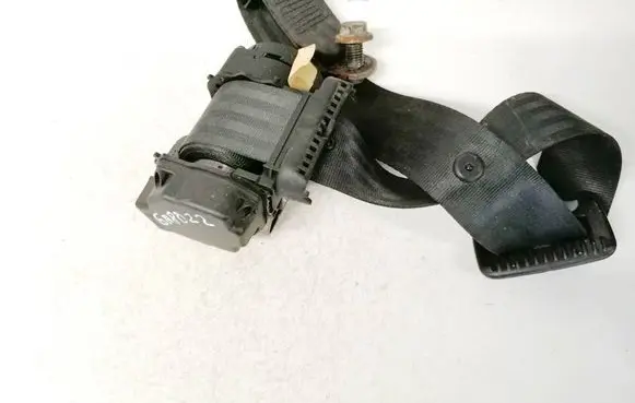 Middle seatbelt (rear)
