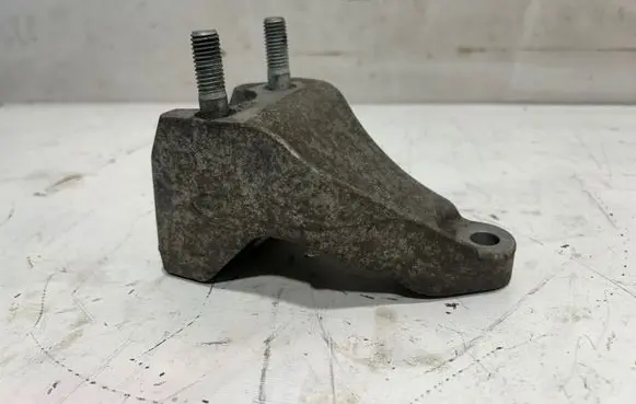 Ford Fiesta Engine mounting bracket 8V517M125AC