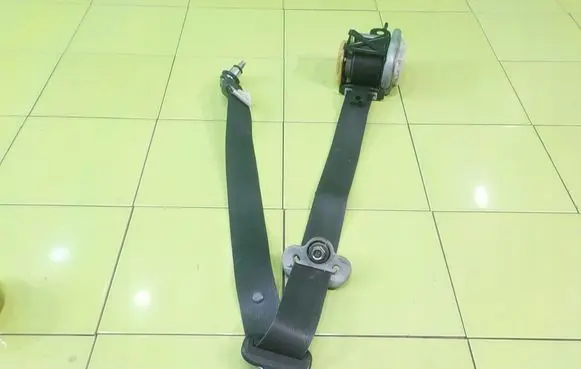 Honda Insight Front seatbelt TKAH3EJ530 BEZPIECZENSTWA