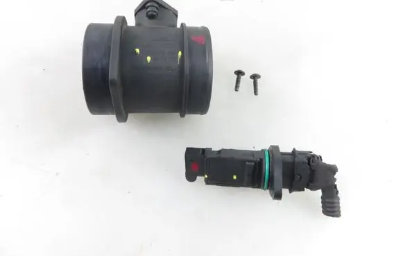 Volvo V70 Mass air flow meter 8670112 F00C2G2066 0280218108