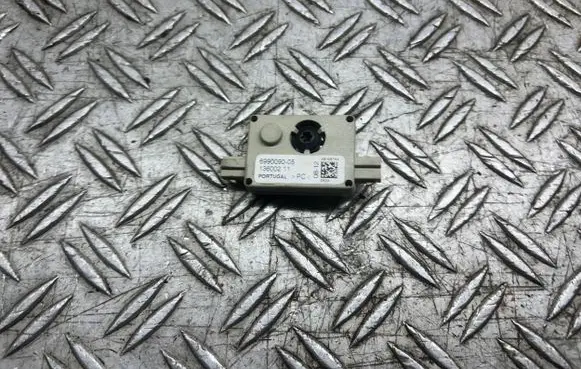 BMW 6 F06 Gran coupe Aerial antenna amplifier 6990090