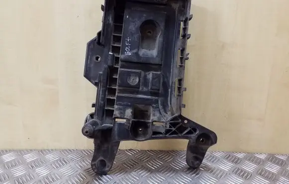 Battery tray