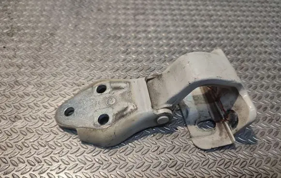 Iveco Daily 35 - 40.10 Front door upper hinge 56087