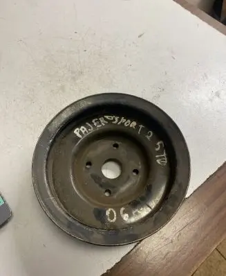 Mitsubishi Pajero Crankshaft pulley