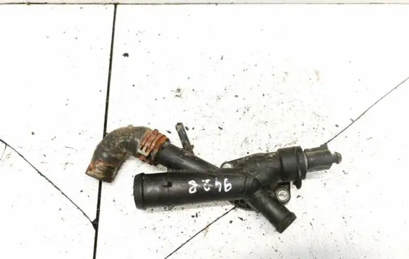 Engine coolant pipe/hose