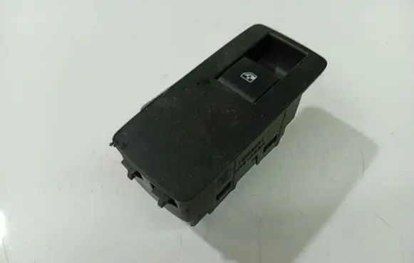 Opel Insignia A Electric window control switch 13301988