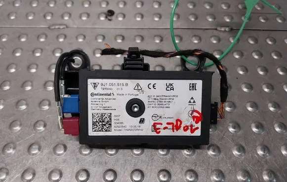 Audi E-tron GT Aerial antenna amplifier S26383507 9J1051515B