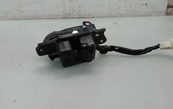 Toyota Prius (NHW20) Tailgate/trunk/boot lock/catch/latch