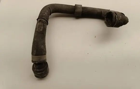 Mercedes-Benz CLA C117 X117 W117 Engine coolant pipe/hose A1765012282