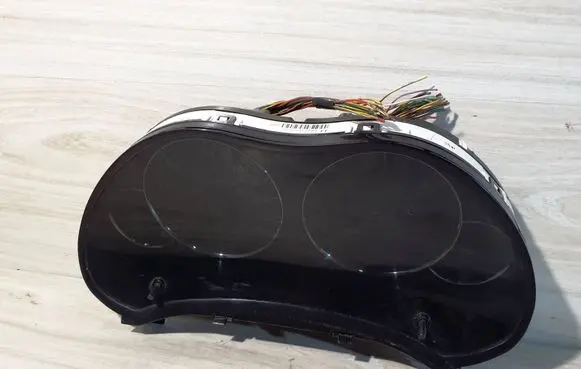 Toyota Avensis T250 Speedometer (instrument cluster) 83800-05J40