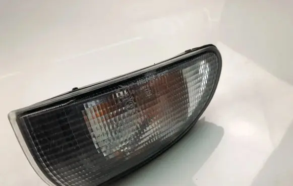 Mitsubishi Galant Front fender indicator light 21037833