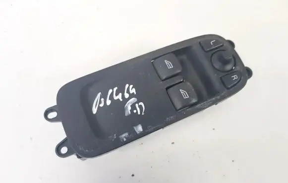 Volvo C30 Electric window control switch 31264925 09w472