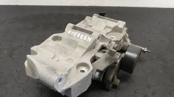 BMW 3 F30 F35 F31 Generator/alternator bracket 8506863