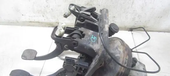 Iveco Daily 35 - 40.10 Brake booster 504089709