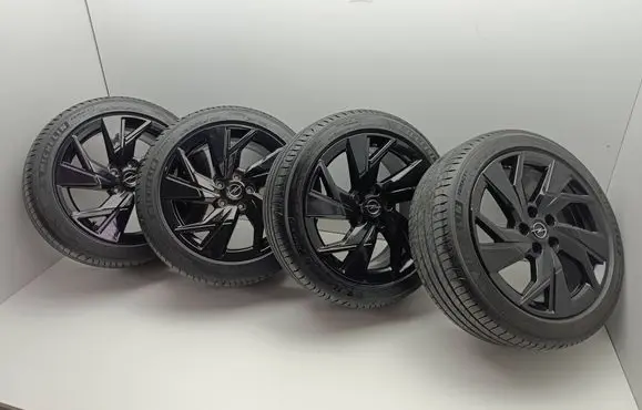 Opel Astra L R17 alloy rim 9843281580