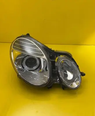 Mercedes-Benz E W211 Headlight/headlamp A2118203061