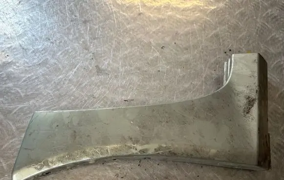 Renault Koleos I Fender end trim 